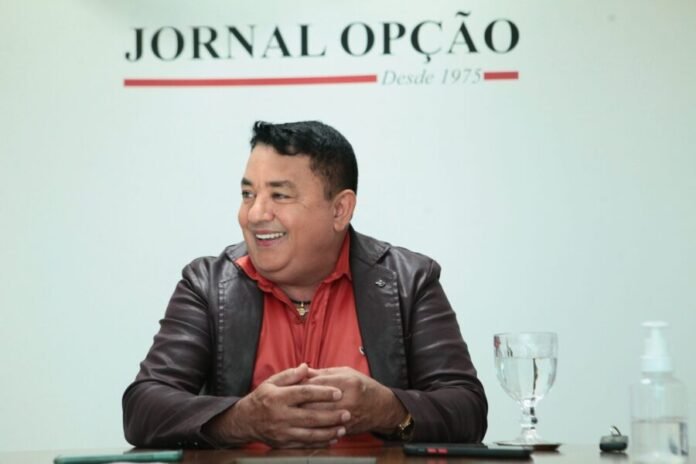 Pai de Cristiano e Felipe Araújo, João Reis é atropelado pela própria caminhonete ao abrir porteira