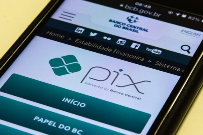 Pix terá novas regras para fraudes, cobrança híbrida e contas-salário